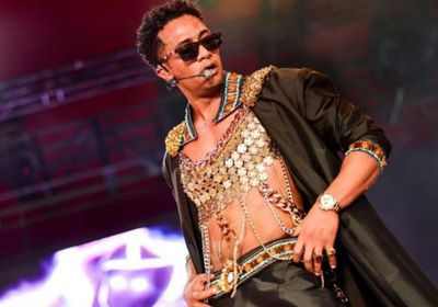 استدعاء محمد رمضان للتحقيق بعد بلاغ يتهمه بإهانة العملة المصرية في مهرجان أمريكي