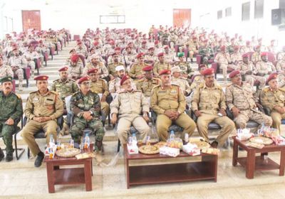 العسكرية الثانية تكرم خريجي الدفعة الثالثة جامعيين بالكلية الحربية