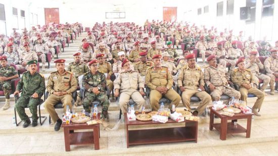 العسكرية الثانية تكرم خريجي الدفعة الثالثة جامعيين بالكلية الحربية