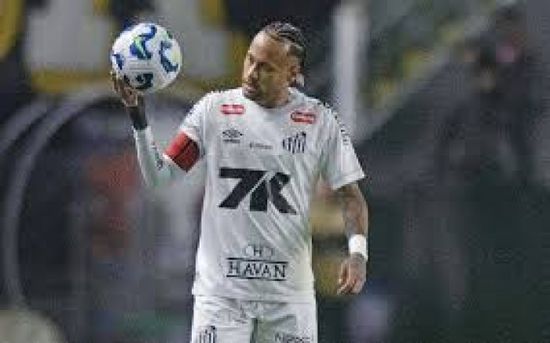 نيمار يواجه مشجعًا لسانتوس بعد إلغاء هدف له في الدقائق الأخيرة