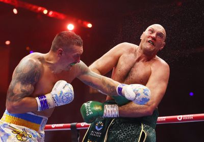 الملاكمة العالمية تأمر بإجراء مفاوضات بشأن نزال الوزن الثقيل