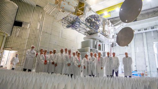 يوتلسات توقع اتفاقية مع الحكومة البريطانية لتقديم خدمات الاتصال