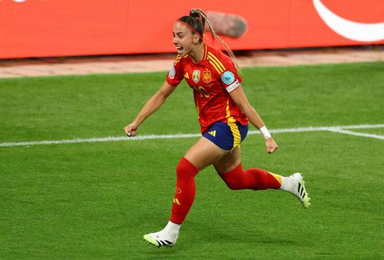 مواهب المراوغة تضفي الإثارة على نهائي بطولة أوروبا للسيدات