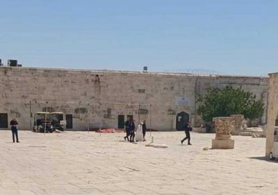 قوات الاحتلال تعتقل مفتي القدس من المسجد الأقصى