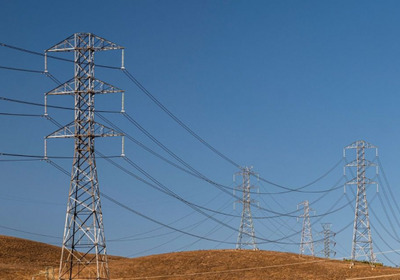 مشغل شبكات الكهرباء الأمريكية يواجه نقصًا في السعة لمراكز البيانات