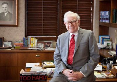 وارن بافت ينفي تقارير التعاون مع "جولدمان ساكس" في صفقة استحواذ