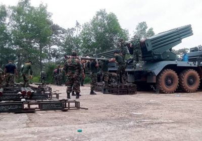 كمبوديا تغلق 488 مدرسة وسط احتدام القتال مع تايلاند