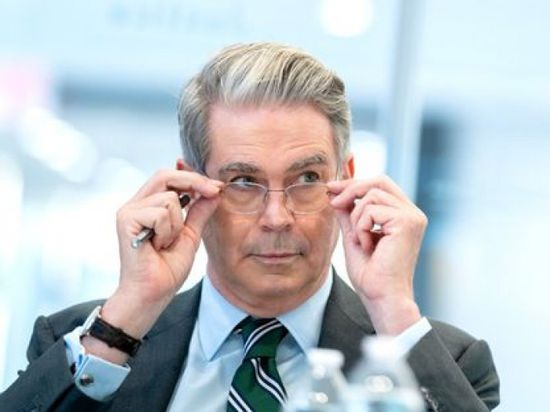 بيسنت: اليابان تموّل مشروعات صناعية بأمريكا لخفض التعريفات