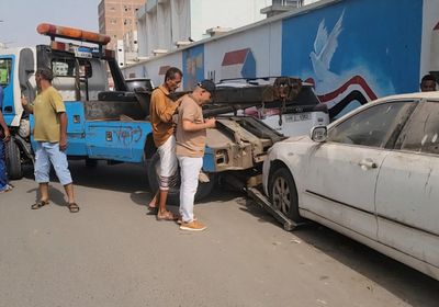 تواصل حملة رفع السيارات المتهالكة من شوارع المنصورة