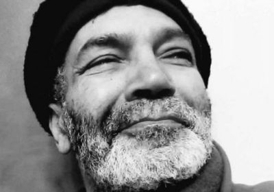 وفاة الفنان التشكيلي التونسي حمادي بن سعيد عن 77 عاما