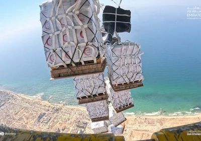 الإمارات تنفذ عملية الإسقاط الجوي الـ54 فوق غزة