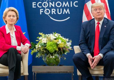انتقادات فرنسية لاتفاق "فون دير لاين" و"ترامب" التجاري