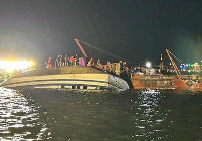 مصرع 4 أشخاص في جنوح قارب سياحي بنهر الدانوب