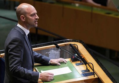 فرنسا تطالب بالضغط على إسرائيل للاعتراف بحل الدولتين