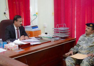 محافظ شبوة يطلع على جاهزية قوات خفر السواحل