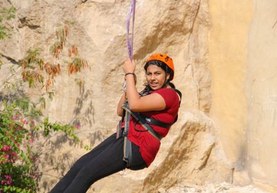 لاعبة الثنائي دالمير مفقودة بعد سقوطها أثناء تسلق الجبال