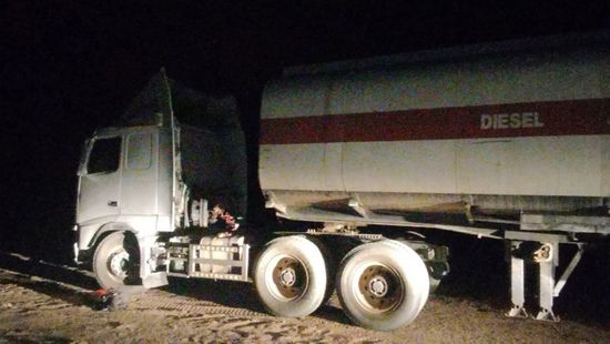 إحباط محاولة سرقة نفط خام من منطقة تمورة بالروضة