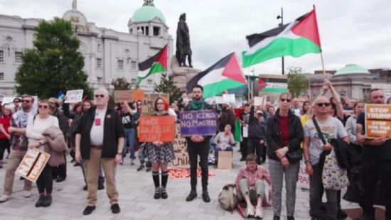 متظاهرون في كريت يحاولون منع دخول سياح إسرائيليين