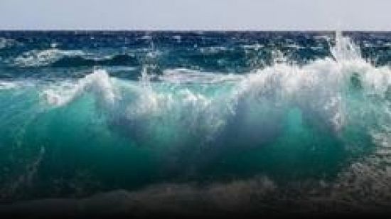 اليابان تحذر من أمواج تسونامي بعد زلزال الساحل الروسي