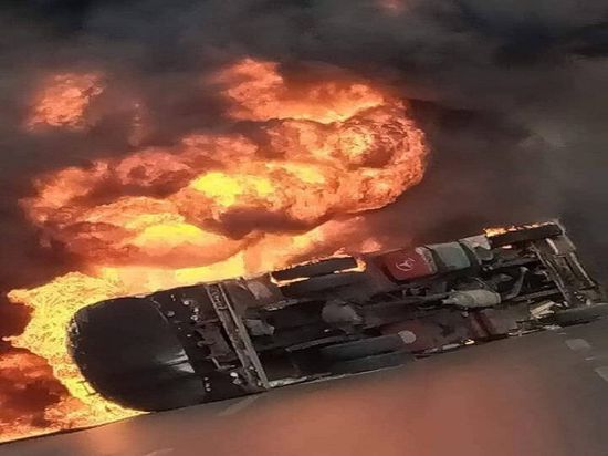 البترول المصرية تعلن السيطرة على حريق نشب بسفينة حاويات