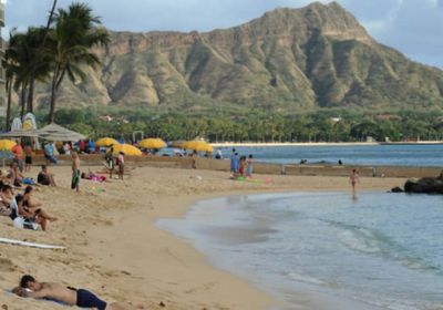 حاكم هاواي الأمريكية: لم نرصد علامات على أمواج عالية