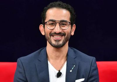 أحمد حلمي ينعى لطفي لبيب: "الله يرحمك ويصبر أحبابك على فراقك"