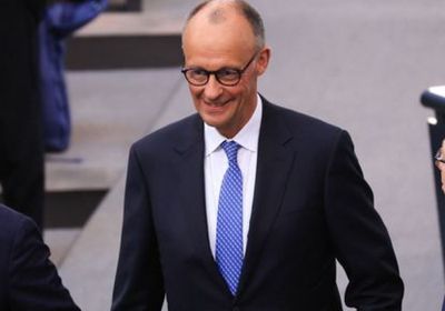 المستشار الألماني يرحب باتفاق التجارة مع أمريكا رغم انتقادات الصناعة