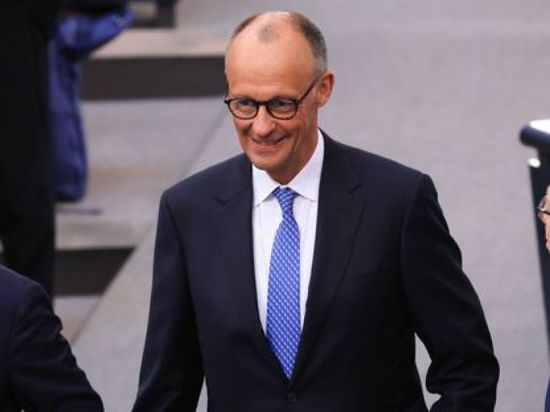 المستشار الألماني يرحب باتفاق التجارة مع أمريكا رغم انتقادات الصناعة