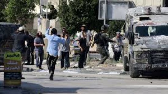 مقتل فلسطيني في هجوم لمستوطنين على بلدة في وسط الضفة الغربية