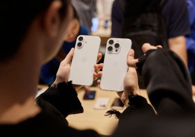 نمو سوق الجوالات الذكية الأمريكية وسط تحولات بسلاسل التوريد