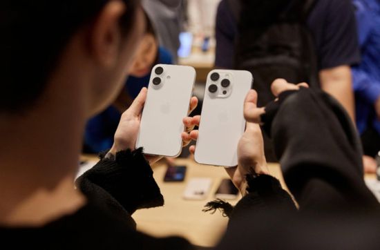 نمو سوق الجوالات الذكية الأمريكية وسط تحولات بسلاسل التوريد