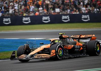 نوريس يقود هيمنة مكلارين على التجارب الحرة الأولى لسباق فورمولا