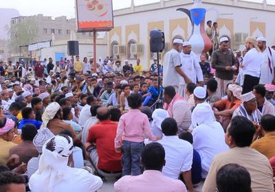 جماهير تريم تطالب بالتحقيق في جريمة قتل أحد المتظاهرين