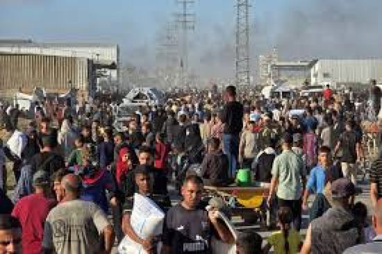 الاحتلال يقتل 11 فلسطينيًا أثناء انتظارهم المساعدات بغزة