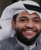 خالد المظفر يتعرض لأزمة صحية مفاجئة على المسرح ويؤكد: لن تنكسر عزيمتي