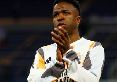 اتحاد جدة يحسم حقيقة التعاقد مع فينيسيوس