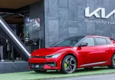 كيا تستدعي نحو 200 ألف سيارة لخلل بالأبواب