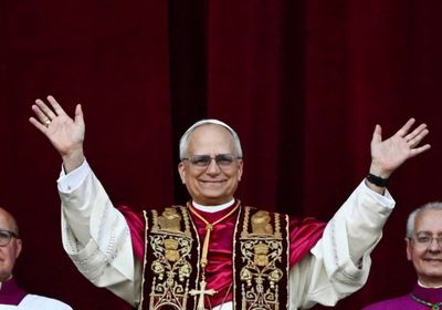 بابا الفاتيكان يدعو الشباب لبناء عالم أكثر إنسانية