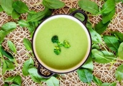 تساعد في إنقاص الوزن.. فوائد شوربة السبانخ