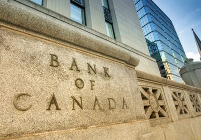 بنك كندا يثبت سعر الفائدة للمرة الثالثة على التوالي