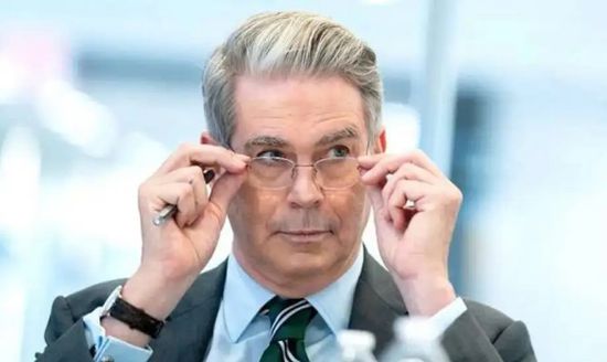 بيسنت يدعو الفيدرالي إلى المرونة بشأن الفائدة