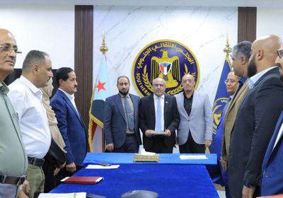 بحضور الكثيري.. همشري يتسلم مهام أمين عام الانتقالي رسميًا