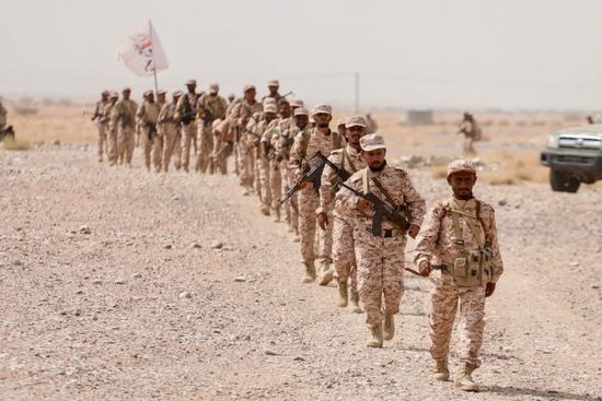 العمالقة الجنوبية تنظم مسيرًا عسكريًّا لخريجي الدورات التدريبية