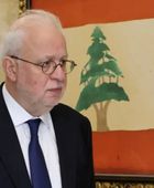 وزير لبناني: لن نسمح لحزب الله بجر البلاد للانتحار