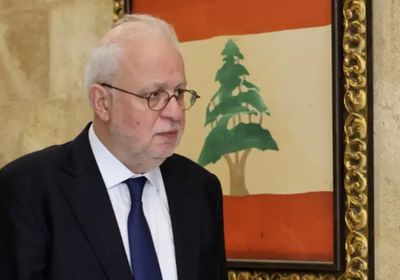 وزير لبناني: لن نسمح لحزب الله بجر البلاد للانتحار