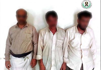 القبض على 3 مشعوذين في نقطة أمنية بالبريقة