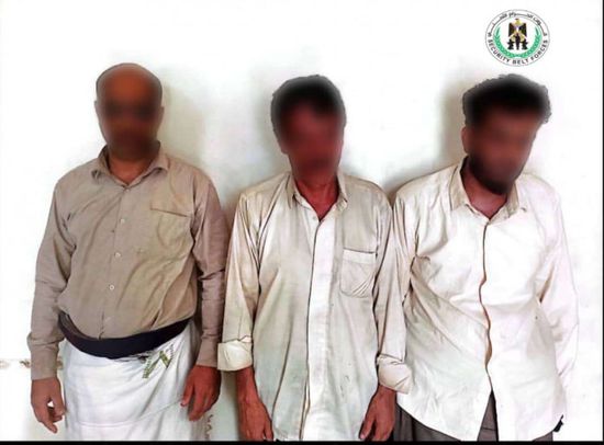 القبض على 3 مشعوذين في نقطة أمنية بالبريقة