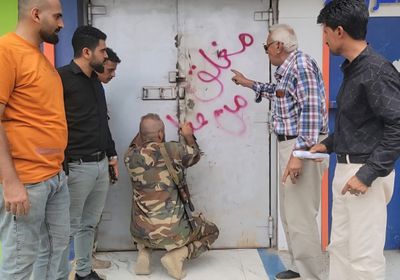 إغلاق محال صرافة ترفض بيع العملات الأجنبية في المنصورة