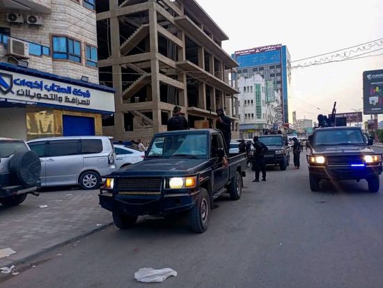 إغلاق 30 شركة صرافة مخالفة للقانون بالعاصمة عدن