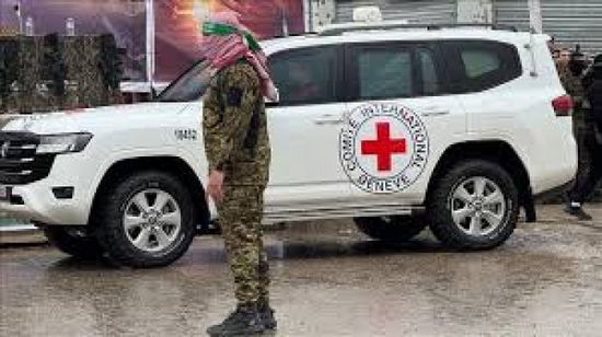 قيادي بحماس يتهم إسرائيل بتجويع الفلسطينيين